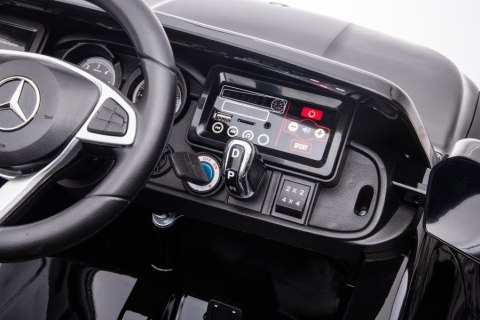 Auto Na Akumulator Mercedes DK-MT950 4x4 Czarny Lakierowany Auto Na Akumulator Mercedes DK-MT950 4x4 Czarny Lakierowany