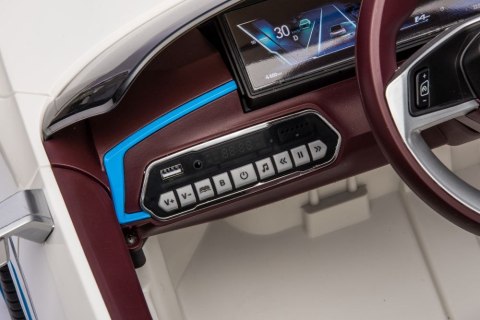 Auto Na Akumulator BMW I4 4x4 Białe Auto Na Akumulator BMW I4 4x4 Białe