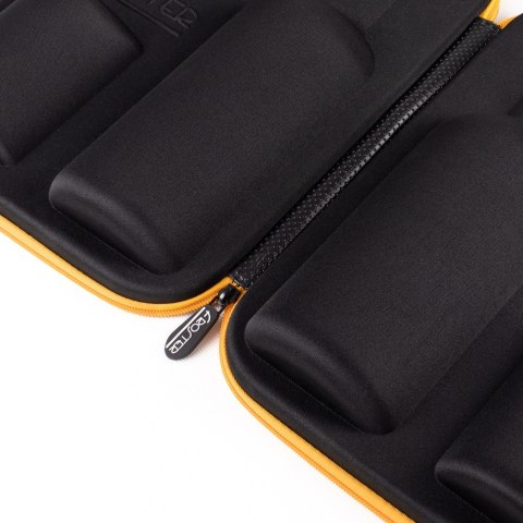 Froster Etui na whisky ze szklankami Who cares na urodziny