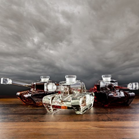 Froster Czołg karafka do wódki 1l prezent dla żołnierza